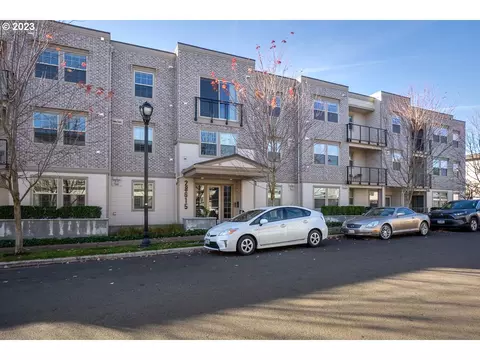 28615 SW Paris Ave #308, Wilsonville, OR 97070