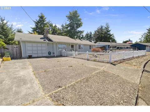 1970 Willow St, Florence, OR 97439