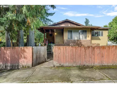 495 SW Grove Rd, Estacada, OR 97023