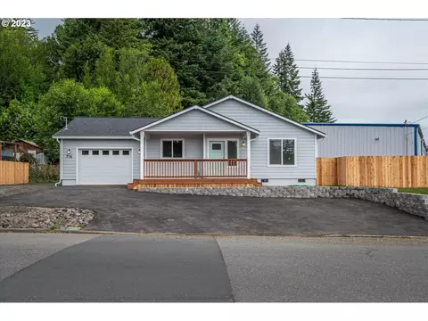 716 Southwest Blvd, Coos Bay, OR 97420