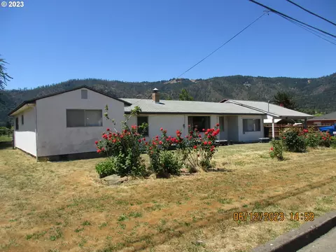 129 Alameda St, Myrtle Creek, OR 97457