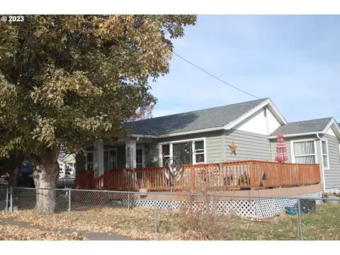 313 W Spring St, Condon, OR 97823