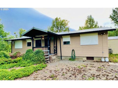 700 1st Ave, Powers, OR 97466 photo 1