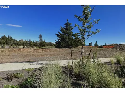 1121 Kesia Ln #40, Hood River, OR 97031