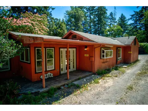 3608 Wild River Dr, Roseburg, OR 97470