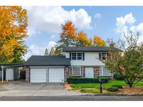 18320 SW Jaylee St, Beaverton, OR 97078