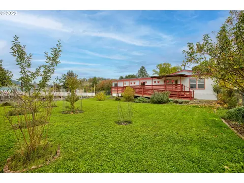 1173 NE Simpson Ln, Myrtle Creek, OR 97457