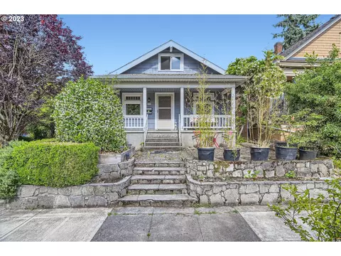 3702 SE 10th Ave, Portland, OR 97202