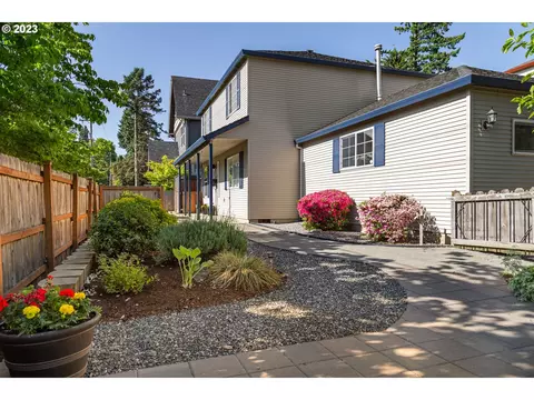 1109 SE 76th Ave, Portland, OR 97215
