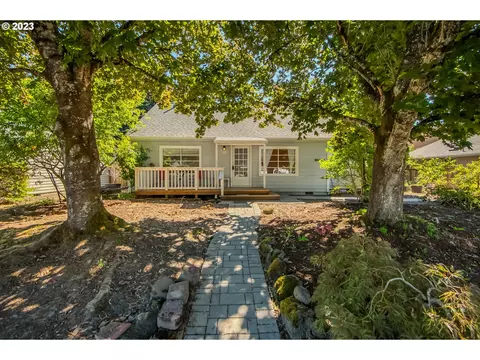 20590 SW Pike St, Beaverton, OR 97078