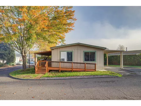 14948 SE 122nd Ave #24, Clackamas, OR 97015