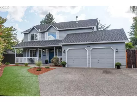 654 NE Terry Cir, Hillsboro, OR 97124