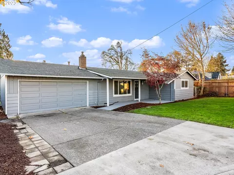 19017 Howell St, Gladstone, OR 97027