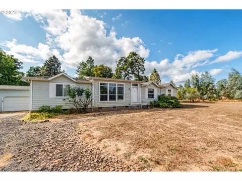 88792 Faulhaber Rd, Elmira, OR 97437