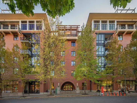 1030 NW Johnson St #102, Portland, OR 97209