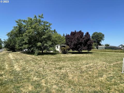 37683 3rd St, Crabtree, OR 97335