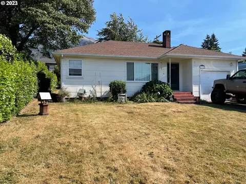 210 NE Riverview Dr, Cascade Locks, OR 97014