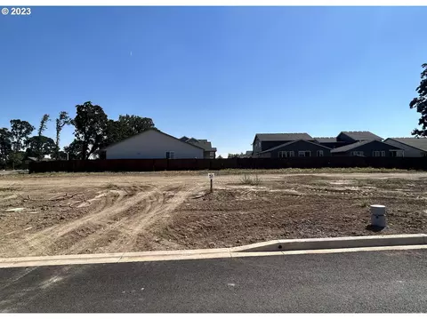 1552 NW Tracy St #51, Mcminnville, OR 97128