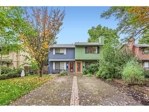 4231 SE Ivon St, Portland, OR 97206