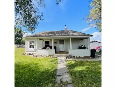 1430 3rd St, Haines, OR 97833