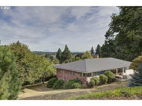 4104 E 14th St, Vancouver, WA 98661