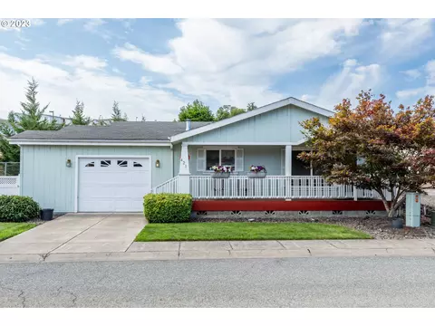 421 Jacob Hale Way, Roseburg, OR 97471
