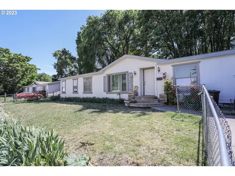 2218 W 9th Pl, The Dalles, OR 97058