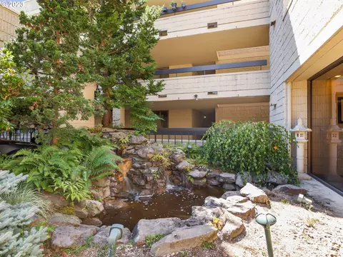 600 SE Marion St #206, Portland, OR 97202