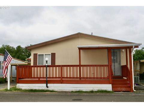34492 Berg Rd, Warren, OR 97053