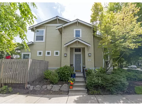 6516 NE Copper Beech Dr, Hillsboro, OR 97124