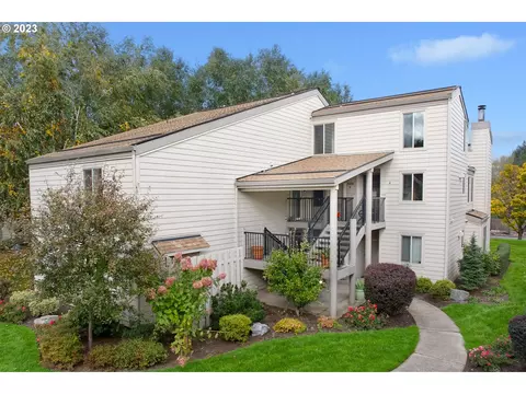 9926 SW Trapper Ter, Beaverton, OR 97008