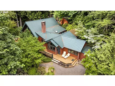 25901 E Highview Dr, Welches, OR 97067
