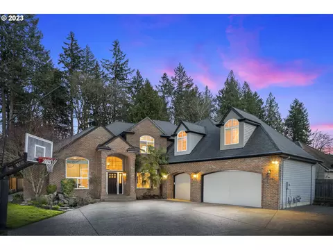 2027 NE 19th Ave, Canby, OR 97013
