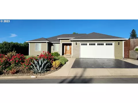 793 N Summerwood St, Roseburg, OR 97471