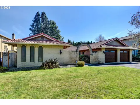 21646 NE Interlachen Ln, Fairview, OR 97024