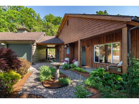 1474 SE Virginia Ct, Roseburg, OR 97470