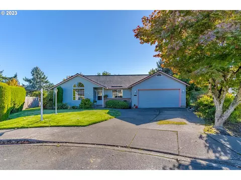 380 SW Huckleberry Ct, Mcminnville, OR 97128