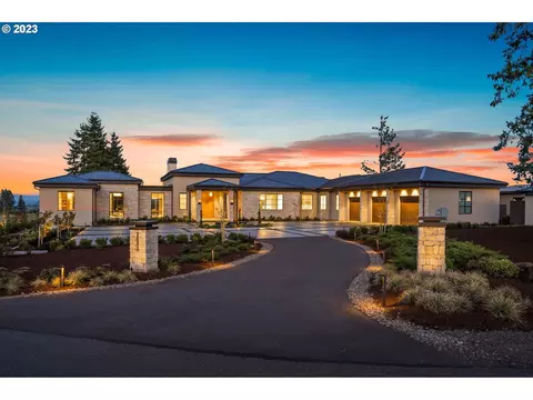 26300 SW French Oak Dr, West Linn, OR 97068