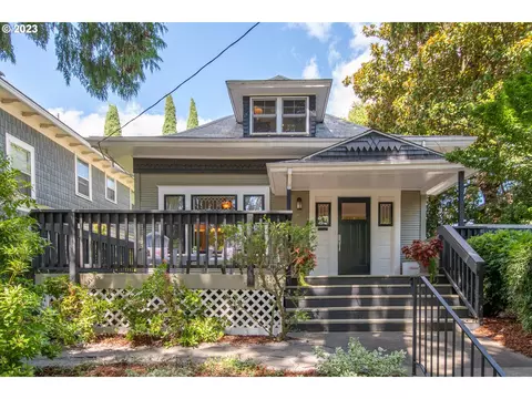 2863 SE Ash St, Portland, OR 97214