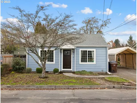 460 W Berkeley St, Gladstone, OR 97027