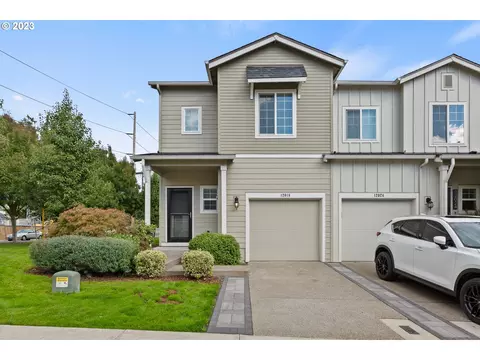 12018 SW Pond Ln, Portland, OR 97224