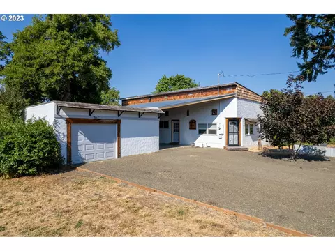 867 NE Johnson St, Myrtle Creek, OR 97457