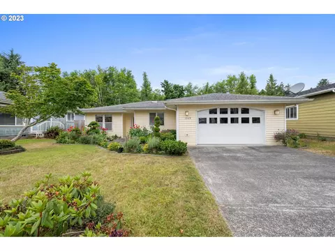 1549 4th St, Astoria, OR 97103