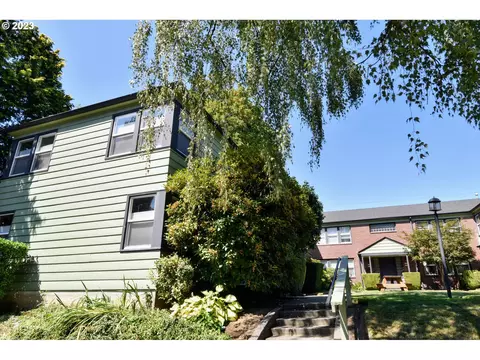 1621 SE Washington St, Portland, OR 97214