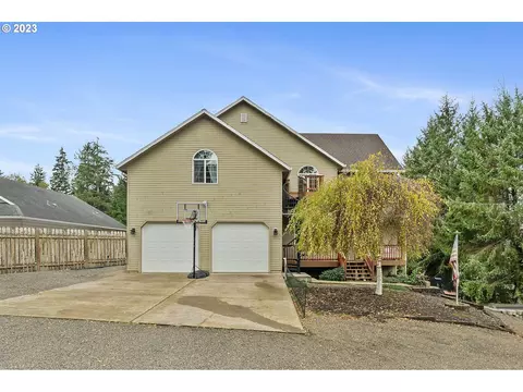 3530 Redwood Way, Tillamook, OR 97141