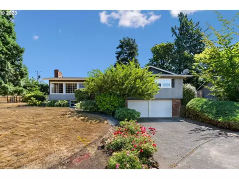 1525 Ivy Ct, Lake Oswego, OR 97034