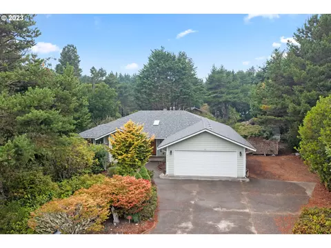 87746 Saltaire St, Florence, OR 97439
