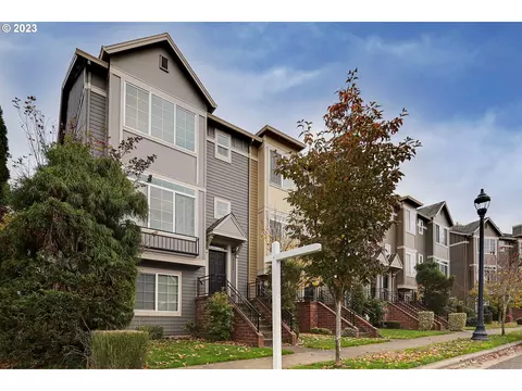 2320 NW Oak Knoll Pl, Beaverton, OR 97006