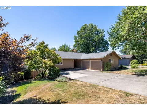 2750 NW Angelica Dr, Corvallis, OR 97330