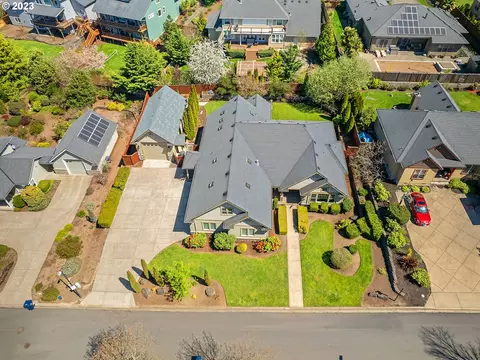 3261 Jayhawk Ct, Eugene, OR 97405